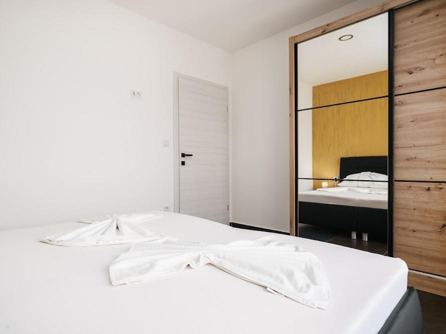 Luxury Apartments-La Dino Maky Vodice Rum bild