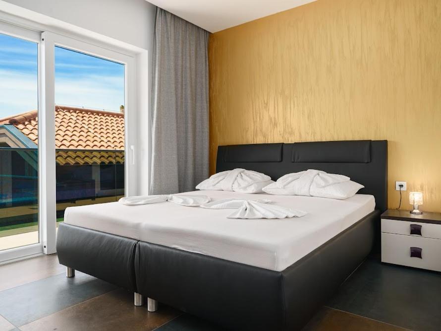Luxury Apartments-La Dino Maky Vodice Rum bild