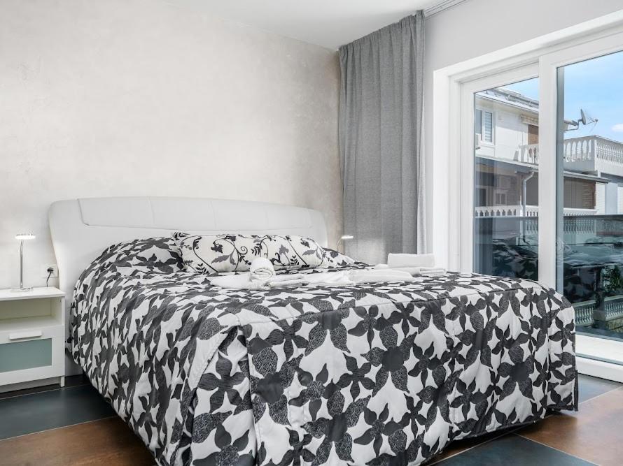 Luxury Apartments-La Dino Maky Vodice Rum bild