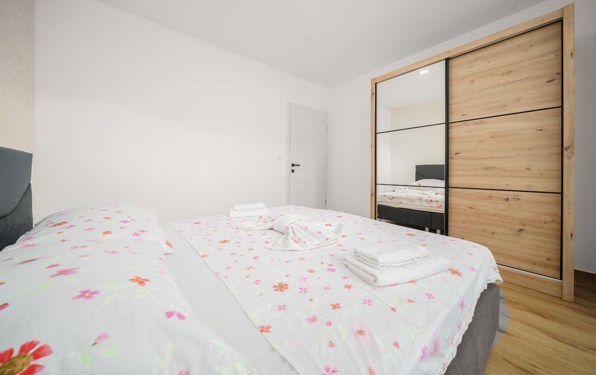 Luxury Apartments-La Dino Maky Vodice Rum bild