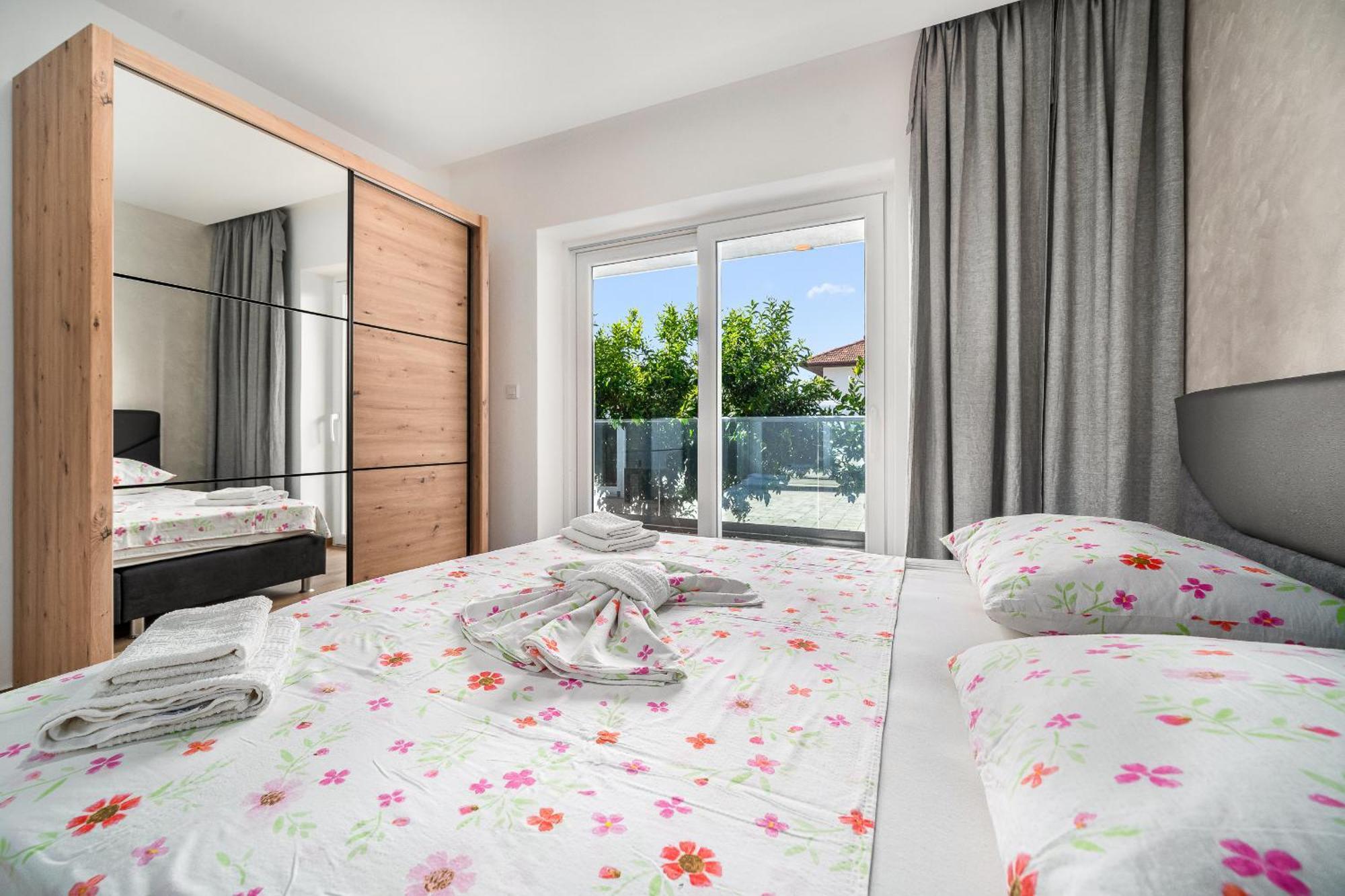 Luxury Apartments-La Dino Maky Vodice Rum bild